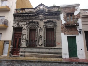 pasaje San Lorenzo - demeure du 19ème qui jouxte la Casa Minima large de 2m30 