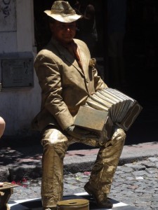 personnage musicien de la feria de San Telmo