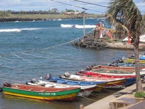 petit port de Hanga Roa, vu de "la Taverne du pêcheur