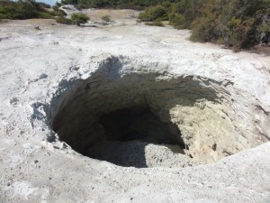 premier cratère rencontré sur le site de Wai O Tapu