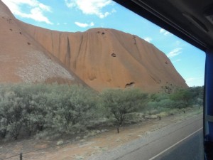 détails d'Uluru, en route sur le site où nous attendrons le coucher de soleil