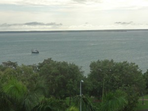 vue sur la baie depuis ma chambre d'hôtel, un parc nous sépare