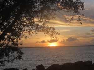 coucher de soleil sur notre trajet jusqu'au restaurant