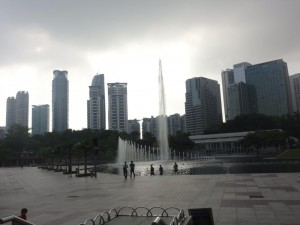 quartier des tours, vu de la passerelle entre les deux Petronas