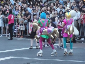 cavalières kitch (sans doute représentant l'année du cheval - avant c'était le lapin, autre signe de la cosmologie chinoise