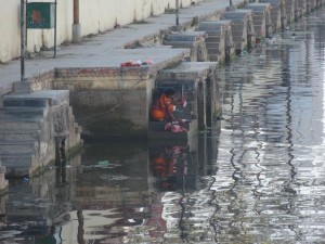 laveuse sur le lac