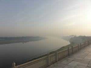 la rivière derrière le Taj Mahal